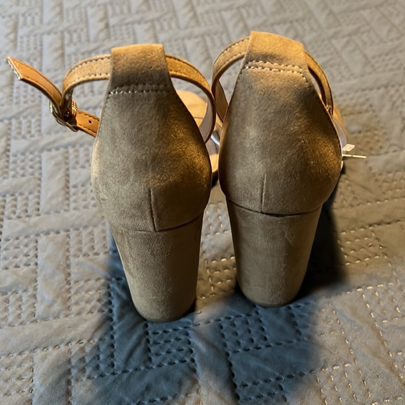 NWT Merona : Lulu Block Heels Open Toe Sandals - 8 - Picture 4 of 10